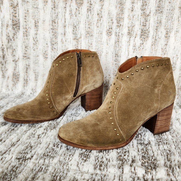 Frye "Nora" Studded Ankle Boots Short Tan Suede Block Heeled | Women's Size 8B - Picture 4 of 14
